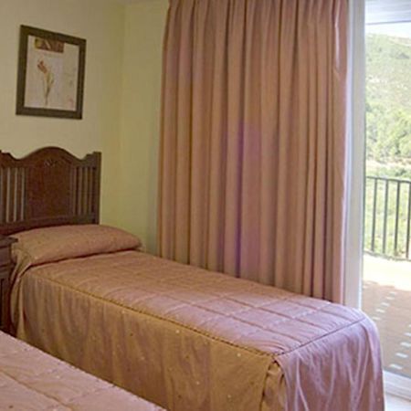 Hotel La Piedra Del Mediodia Cirat Esterno foto