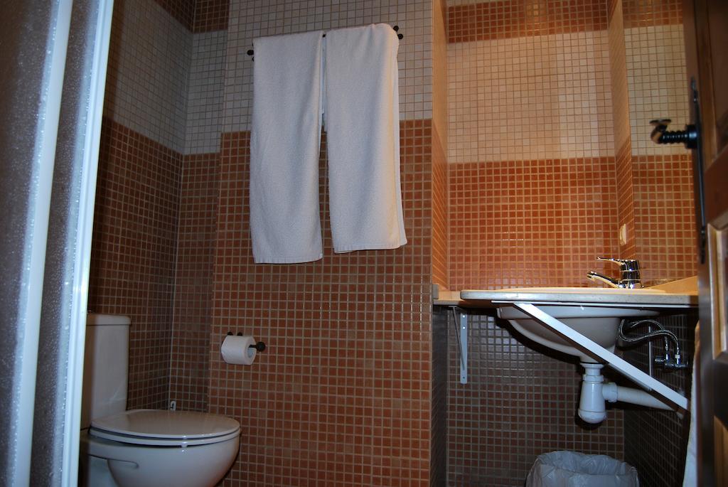 Hotel La Piedra Del Mediodia Cirat Camera foto